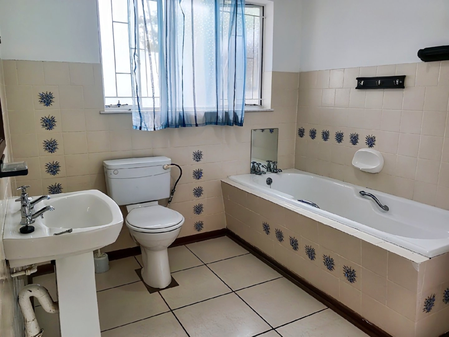 5 Bedroom Property for Sale in Universitas Ridge Free State